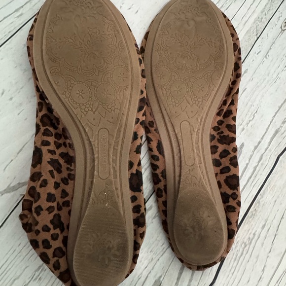 Bass Brown and Red Loafers Classic Flats - Picture 2 of 3